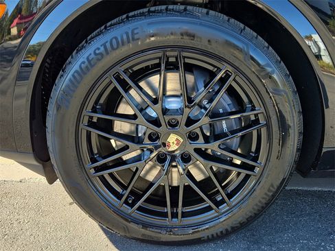 New 2026 Porsche Cayenne E-Hybrid image 24