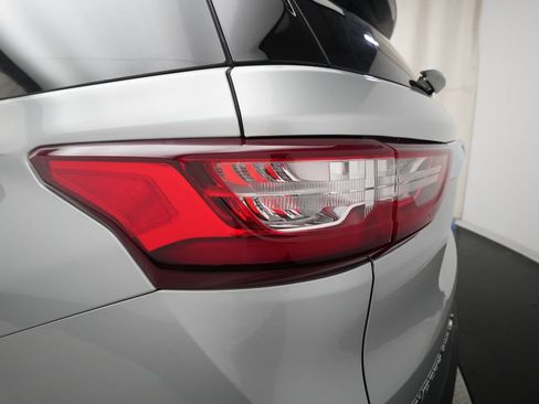 Used 2020 Chevrolet Traverse LS w/ LPO, Floor Liner Package AWD/4WD image 32