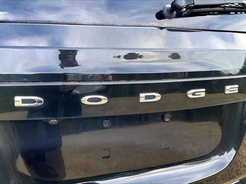 Used 2020 Dodge Grand Caravan SXT image 28