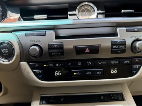 Used 2013 Lexus ES 350 w/ Premium Pkg FWD image 24