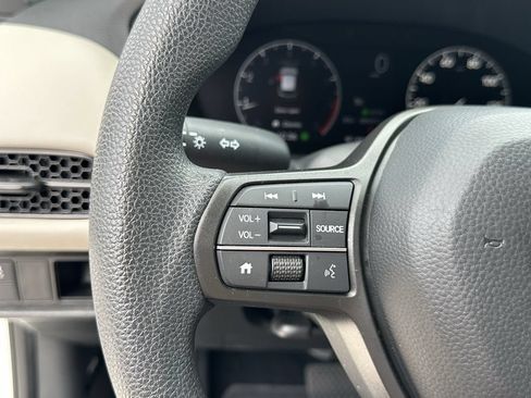 Used 2025 Honda HR-V LX image 29