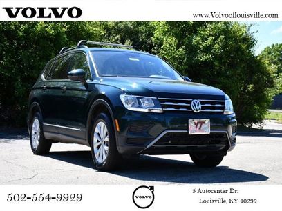 Used 2018 Volkswagen Tiguan SE w/ Panoramic Sunroof Package