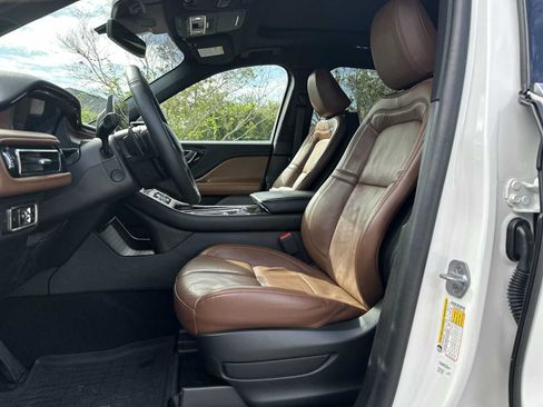 Used 2023 Lincoln Aviator Reserve w/ Equipment Group 201A RWD image 2