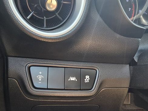 Used 2020 Kia Forte LXS FWD image 18