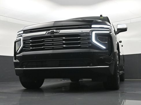 Used 2026 Chevrolet Suburban Premier RWD image 35