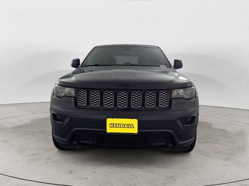 Used 2017 Jeep Grand Cherokee Altitude image 8