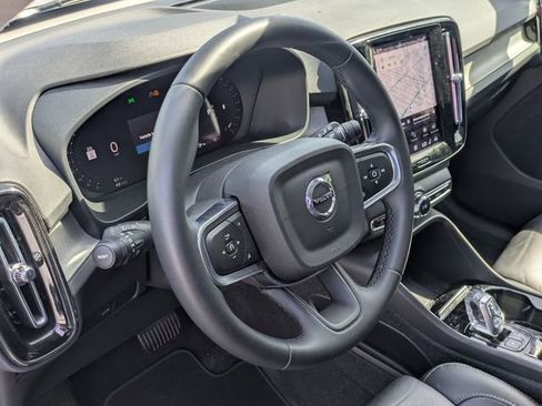 Certified 2023 Volvo XC40 B5 Ultimate w/ Climate Package AWD/4WD image 15