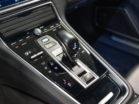 Certified 2022 Porsche Panamera Turbo S AWD/4WD image 22