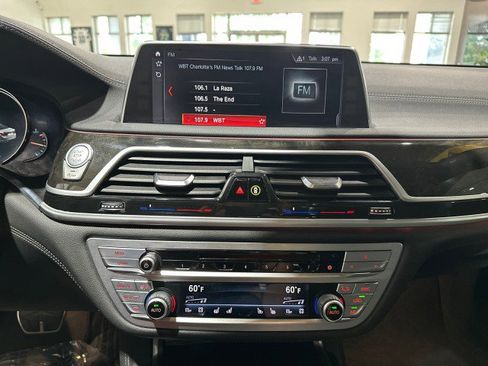 Used 2018 BMW 750i RWD image 62