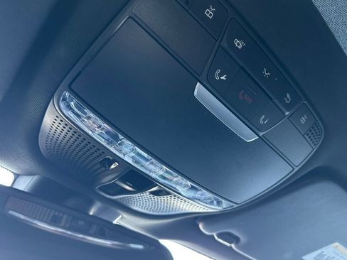 Used 2019 Mercedes-Benz GLC 350e 4MATIC image 24