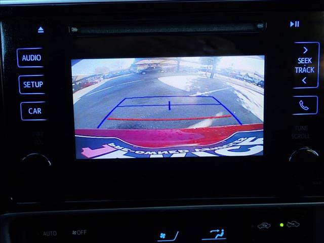 Used 2017 Toyota Corolla LE w/ Carpet Mat Package (TMS) FWD image 17