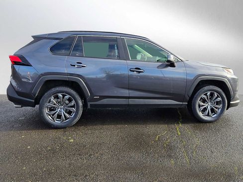 Used 2023 Toyota RAV4 XLE Premium image 2