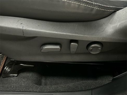 Used 2023 Subaru Forester Touring image 11