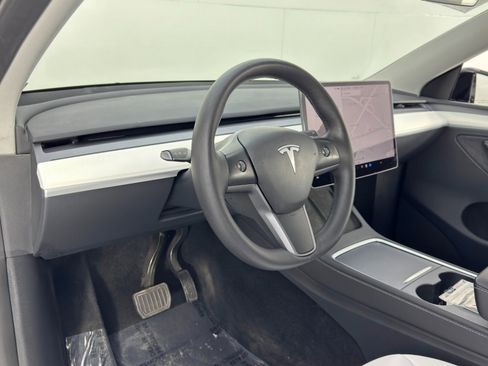Used 2023 Tesla Model Y Long Range image 14
