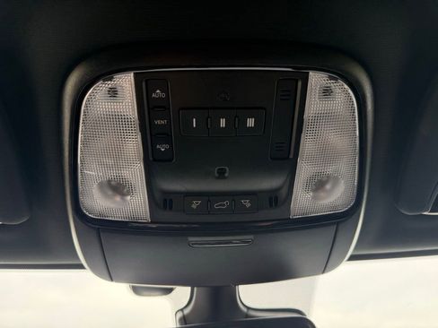 Used 2024 Dodge Durango GT image 32