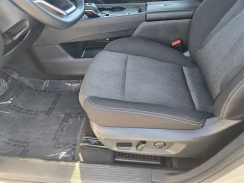 Used 2024 Nissan Rogue SV image 17