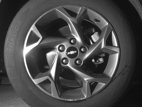 Used 2025 Chevrolet Trax LT w/ LT Convenience Package FWD image 13