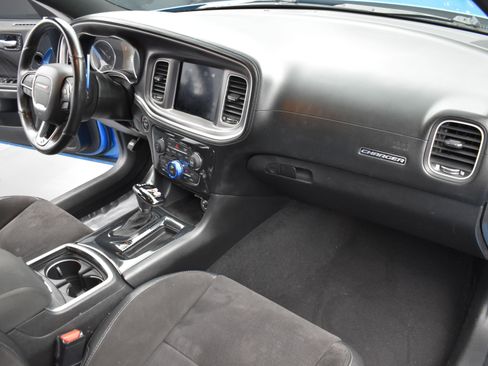 Used 2019 Dodge Charger Scat Pack w/ Dynamics Package image 7