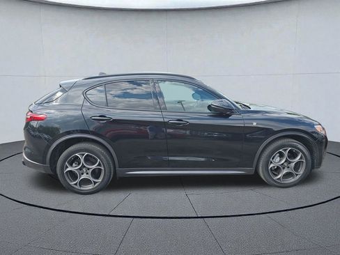 Used 2022 Alfa Romeo Stelvio Ti AWD/4WD image 5
