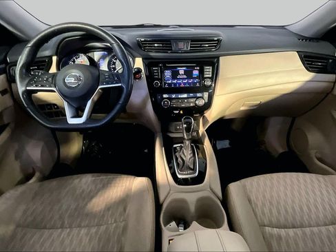 Used 2018 Nissan Rogue SV w/ Sun & Sound Touring Package AWD/4WD image 16