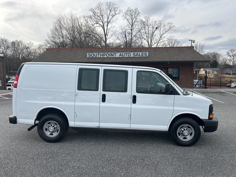 Used 2016 Chevrolet Express 2500 image 2