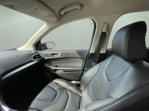 Certified 2022 Ford Edge Titanium AWD/4WD image 32