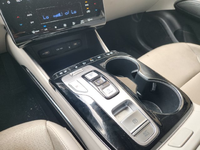 Used 2023 Hyundai Tucson Limited w/ Winter Package FWD image 18