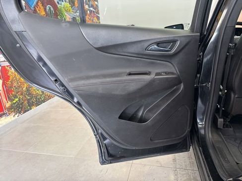Used 2022 Chevrolet Equinox RS w/ RS Leather Package AWD/4WD image 35