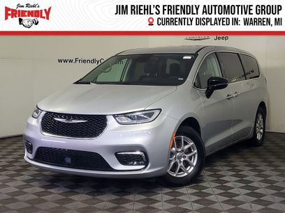 Used 2024 Chrysler Pacifica Touring-L