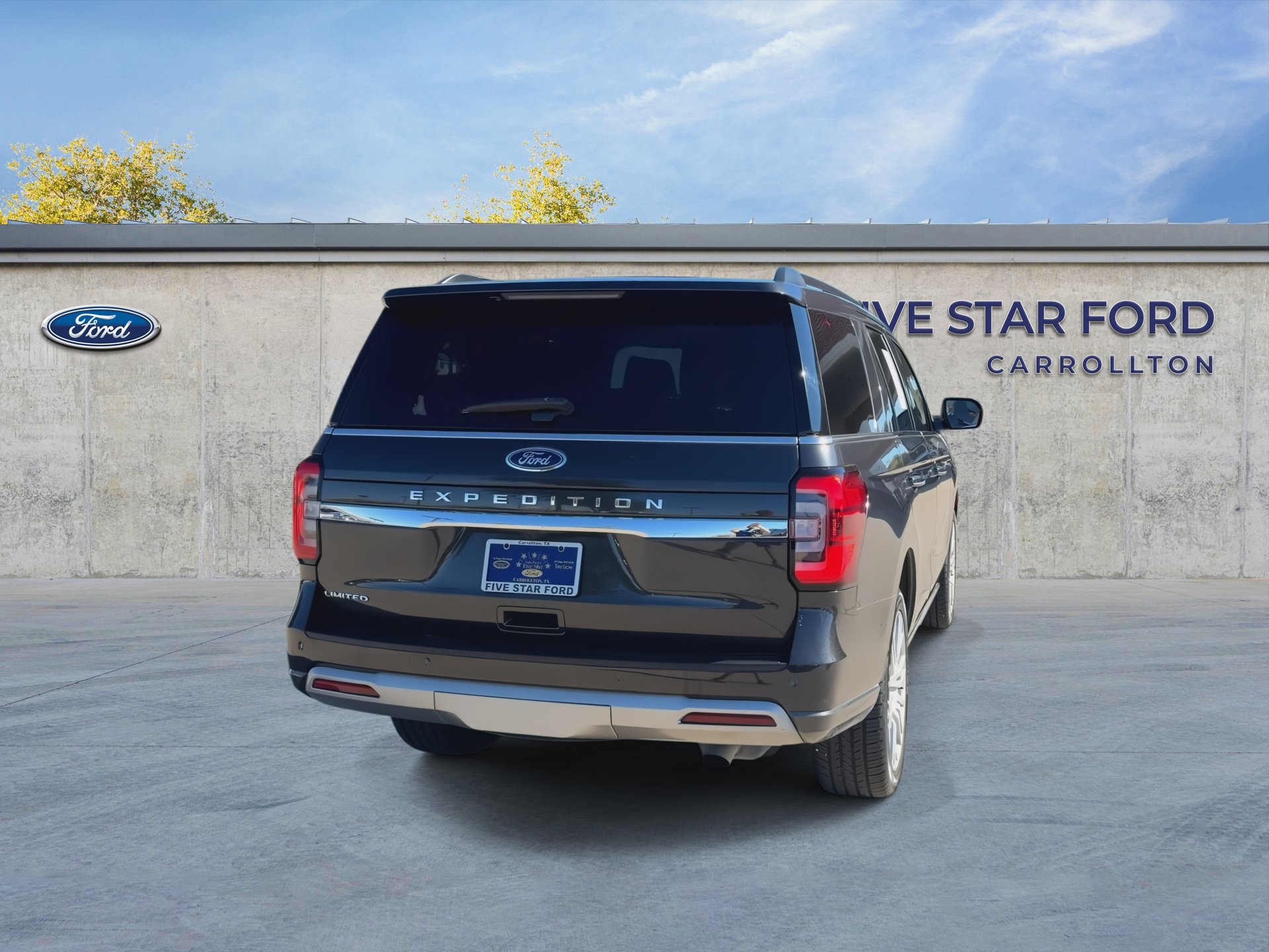 Used 2024 Ford Expedition Limited AWD/4WD image 7