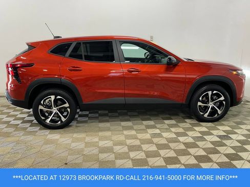 Certified 2024 Chevrolet Trax RS w/ Driver Confidence Package FWD image 4