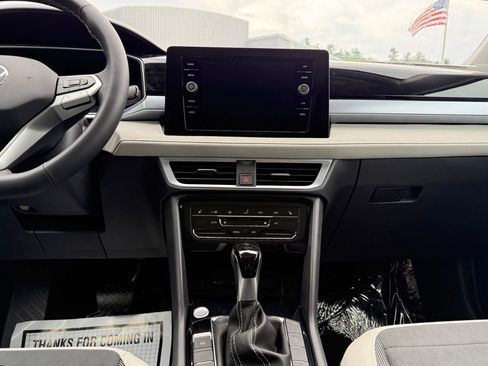 New 2026 Volkswagen Taos SE AWD/4WD image 35