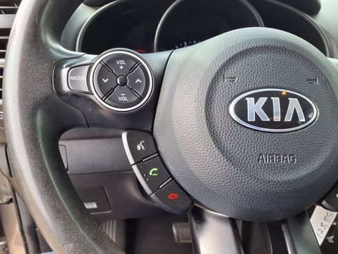Used 2017 Kia Soul + FWD image 25