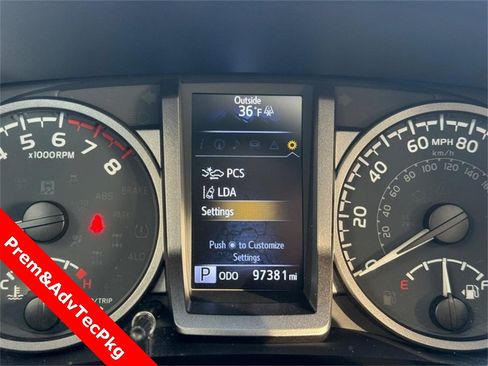 Used 2022 Toyota Tacoma TRD Sport image 25