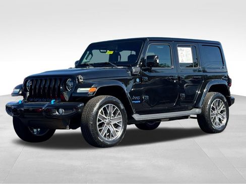 Used 2022 Jeep Wrangler Unlimited Sahara AWD/4WD image 3