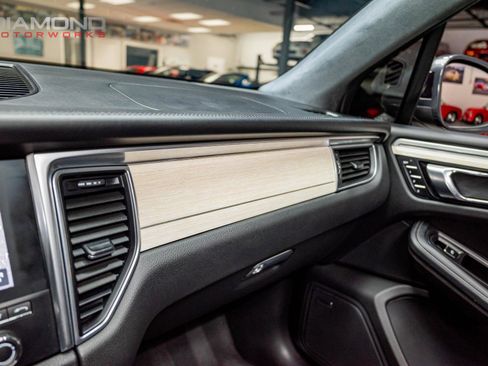 Used 2018 Porsche Macan Turbo image 79