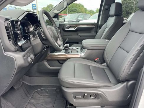 New 2026 Chevrolet Silverado 1500 RST w/ Redline Edition AWD/4WD image 9
