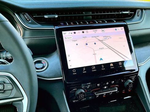 Used 2024 Jeep Grand Cherokee Limited 4xe image 6