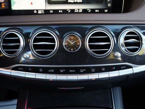 Used 2018 Mercedes-Benz S 560 4MATIC Sedan image 39