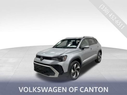 New 2025 Volkswagen Taos SE AWD/4WD image 1
