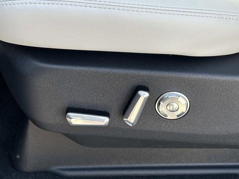 New 2025 Lincoln Navigator Reserve image 24