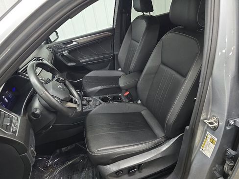 Used 2023 Volkswagen Tiguan SE R-Line AWD/4WD image 30