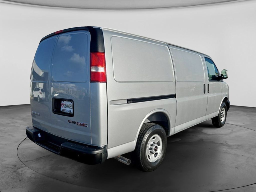 New 2026 GMC Savana 3500 w/ Driver Convenience Package RWD image 6