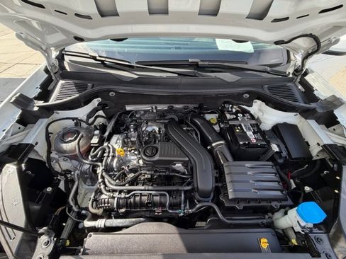 Used 2023 Volkswagen Taos SE FWD image 18