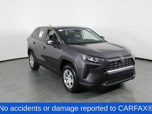 Used 2022 Toyota RAV4 LE FWD image 4