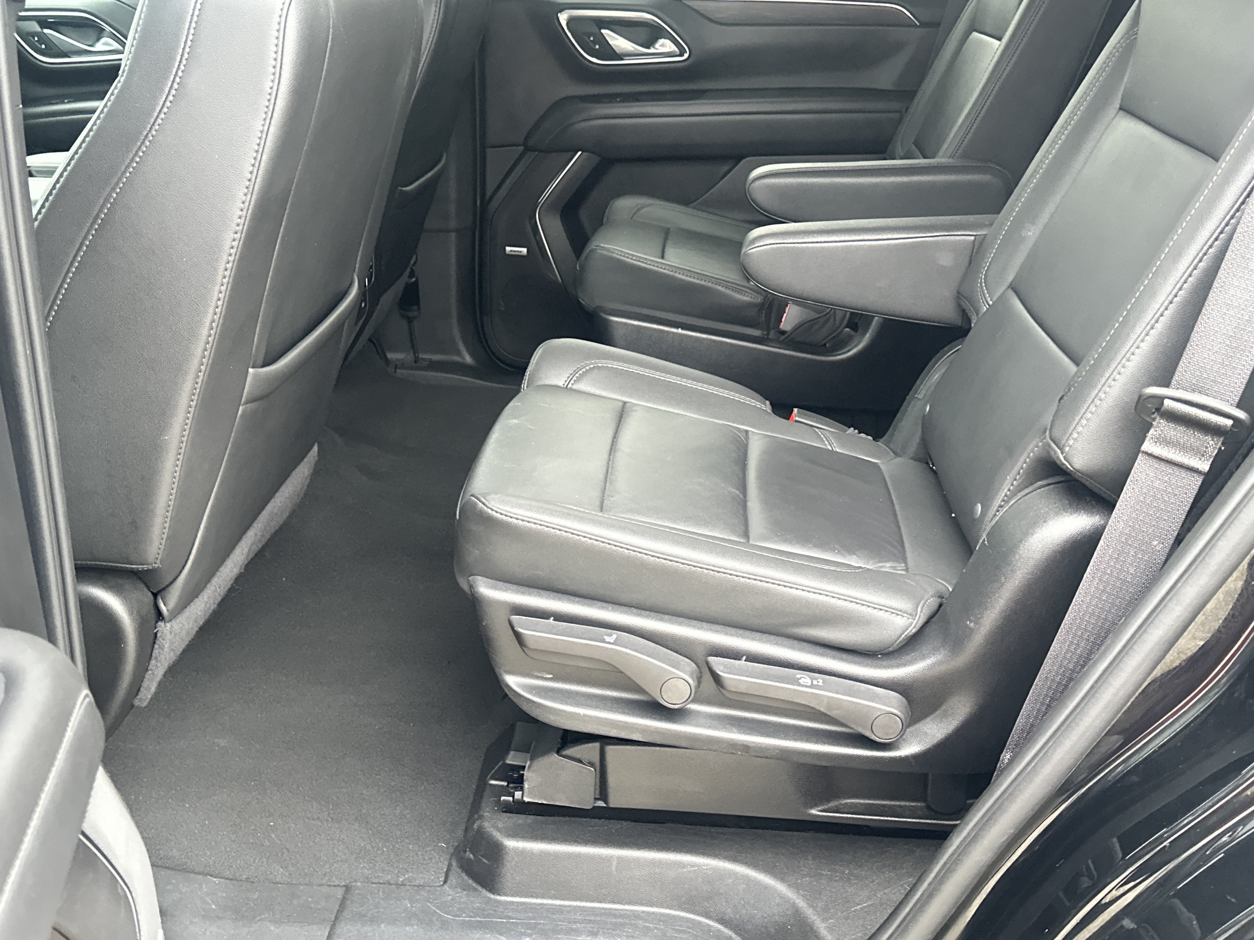 Used 2024 Chevrolet Tahoe LT AWD/4WD image 19