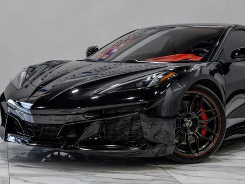 Used 2023 Chevrolet Corvette Z06 w/ Stealth Interior Trim Package RWD image 9