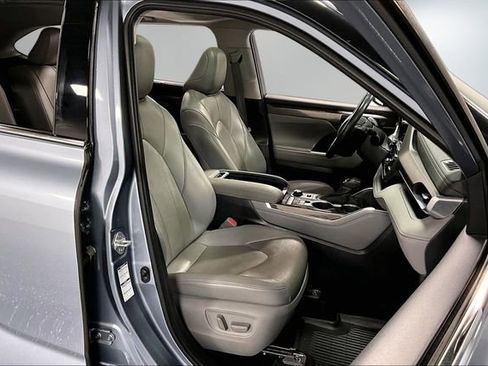 Used 2021 Toyota Highlander Limited AWD/4WD image 29