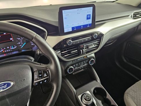 Used 2022 Ford Escape SE w/ SE Sport Appearance Package image 23