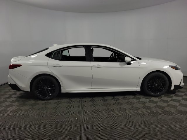 Used 2025 Toyota Camry SE FWD image 10